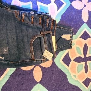 Maurices jeans
